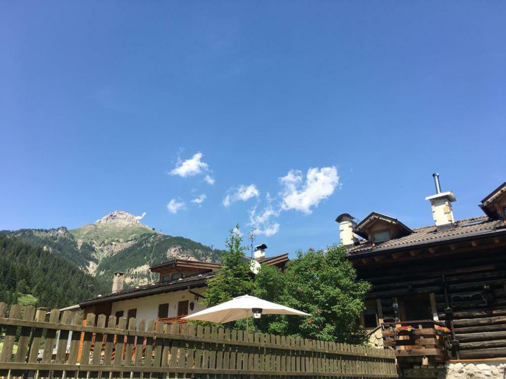 Mes Lastei Apartamento Campitello di Fassa Exterior foto
